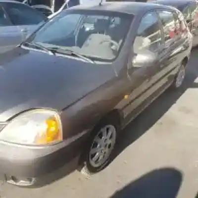 Veículo de Sucata kia rio (dc) a3d do ano 2002 alimentado 