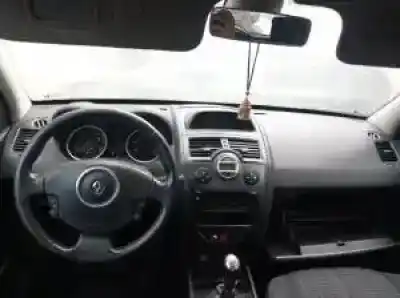 Sloopvoertuig renault megane ii berlina 5p k9kp7 van het jaar 2005 aangedreven 