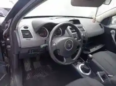 Sloopvoertuig renault megane ii berlina 5p k9kp7 van het jaar 2005 aangedreven 