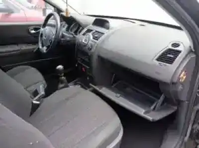 Sloopvoertuig renault megane ii berlina 5p k9kp7 van het jaar 2005 aangedreven 