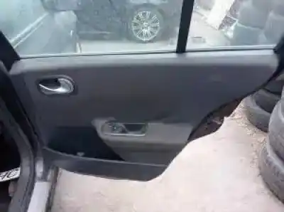 Sloopvoertuig renault megane ii berlina 5p k9kp7 van het jaar 2005 aangedreven 