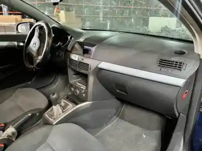 Здавання транспортного засобу opel astra gtc z17dth року 2005 потужний 