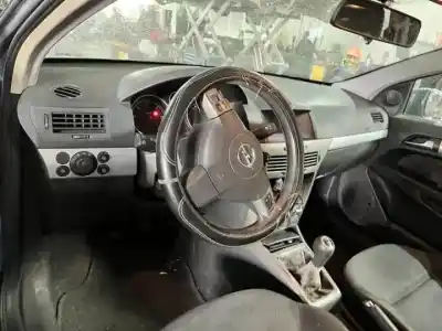 Здавання транспортного засобу opel astra gtc z17dth року 2005 потужний 