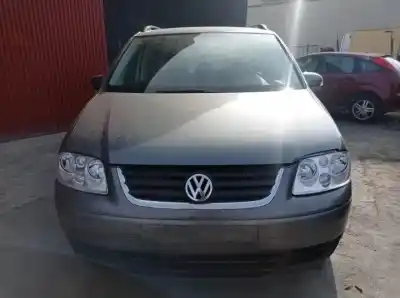 Véhicule à la ferraille VOLKSWAGEN TOURAN (1T1) BKD de l'année 2004 alimenté 
