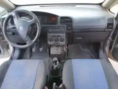 Sloopvoertuig opel zafira a y20dth van het jaar 2004 aangedreven 