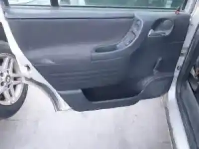 Sloopvoertuig opel zafira a y20dth van het jaar 2004 aangedreven 