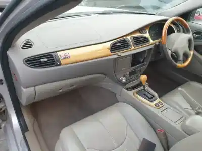 Scrapping Vehicle jaguar                                             s-type ii (x200)                                                                                                                                                                                                                                           4.0 v8 of the year 1998 powered 