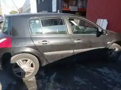 Sloopvoertuig renault megane ii berlina 5p k9k728 van het jaar 2002 aangedreven 