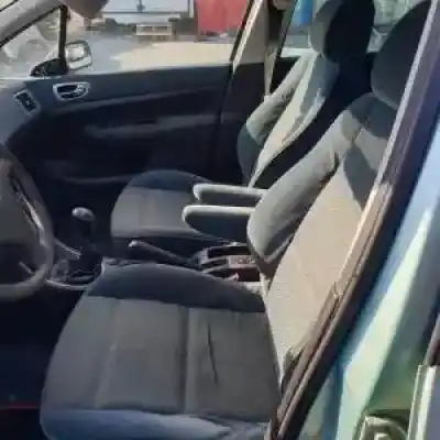 Veículo de Sucata peugeot 307 break / sw (s1) nfutu5jp4 do ano 2002 alimentado 