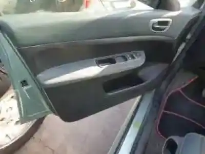 Veículo de Sucata peugeot 307 break / sw (s1) nfutu5jp4 do ano 2002 alimentado 