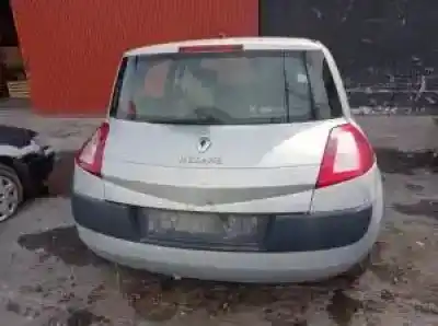 Veículo de Sucata renault megane ii berlina 5p k9k728 do ano 2002 alimentado 