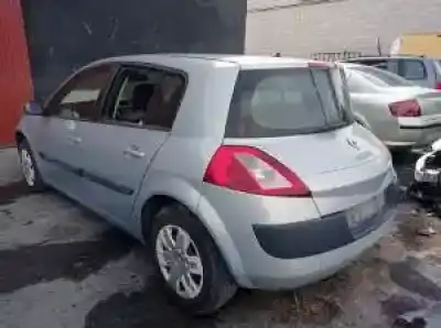 Veículo de Sucata renault megane ii berlina 5p k9k728 do ano 2002 alimentado 