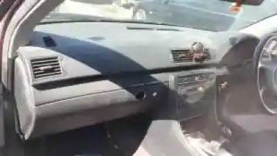 Veículo de Sucata audi a4 berlina (8e) awx do ano 2001 alimentado 