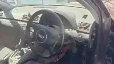 Veículo de Sucata audi a4 berlina (8e) awx do ano 2001 alimentado 