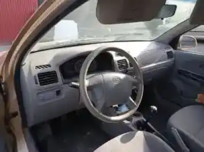 Veículo de Sucata kia rio (dc) a3e do ano 2000 alimentado 