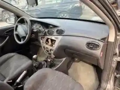 Veículo de Sucata ford focus berlina (cak) d/f9da do ano 1998 alimentado 