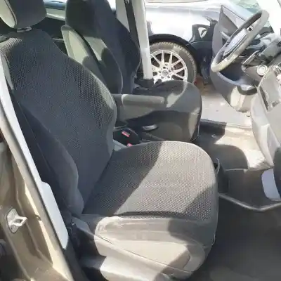 Здавання транспортного засобу citroen c4 grand picasso 9hz року 2006 потужний  Здавання транспортного засобу citroen c4 grand picasso 9hz року 2006 потужний