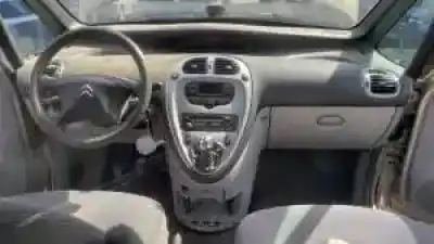 Scrapping Vehicle citroen xsara picasso 9hx of the year 2007 powered 