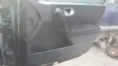 Vehicul casat renault megane ii berlina 5p k9k722 al anului 2003 alimentat 