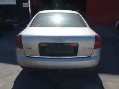 Sloopvoertuig audi a6 berlina (4b2) awx van het jaar 2001 aangedreven 