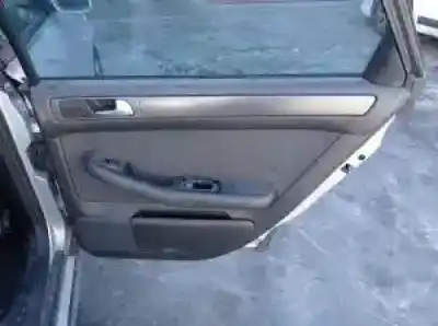 Sloopvoertuig audi a6 berlina (4b2) awx van het jaar 2001 aangedreven 