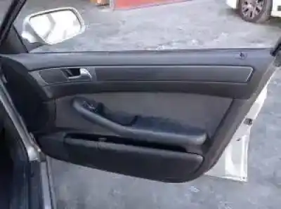 Sloopvoertuig audi a6 berlina (4b2) awx van het jaar 2001 aangedreven 