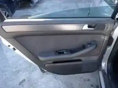 Sloopvoertuig audi a6 berlina (4b2) awx van het jaar 2001 aangedreven 