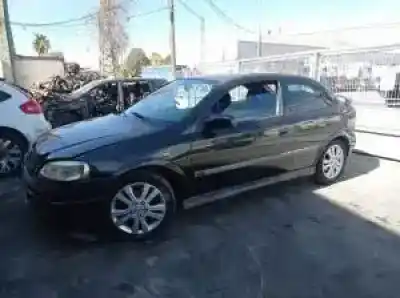 Veicolo di demolizione opel astra g berlina d-y20dth dell'anno 2000 alimentato 