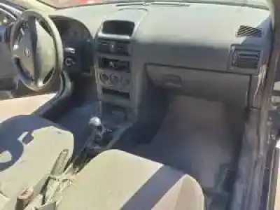 Veículo de Sucata opel astra g berlina g-z16se do ano 2000 alimentado 