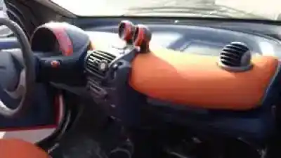 Veicolo di demolizione smart fortwo coupe om660940 dell'anno 1999 alimentato 