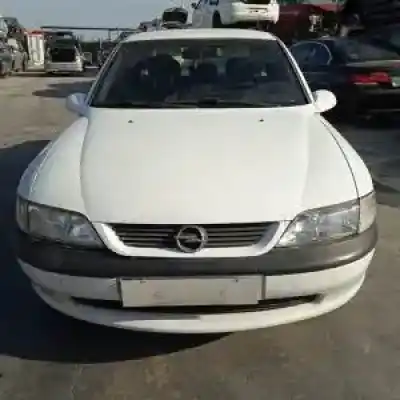 Veicolo di demolizione OPEL VECTRA B BERLINA X17DT(TC4EE1) dell'anno 1995 alimentato 