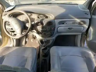 Scrapping Vehicle renault megane i scenic (ja0) k7m702 of the year 1998 powered 