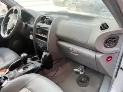 Veicolo di demolizione hyundai santa fe (sm) g6ba dell'anno 2000 alimentato 