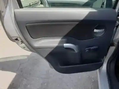 Здавання транспортного засобу citroen c3 8hx року 2002 потужний 