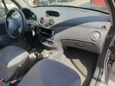 Здавання транспортного засобу citroen c3 8hx року 2002 потужний 