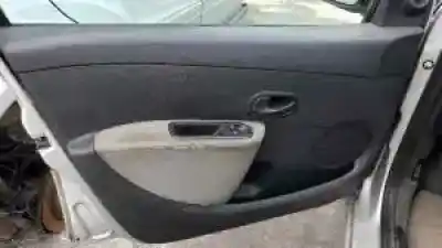 Veicolo di demolizione renault clio iii k9k768 dell'anno 2007 alimentato 