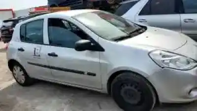 Veicolo di demolizione renault clio iii k9k768 dell'anno 2007 alimentato 