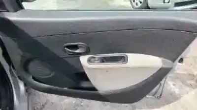 Veicolo di demolizione renault clio iii k9k768 dell'anno 2007 alimentato 