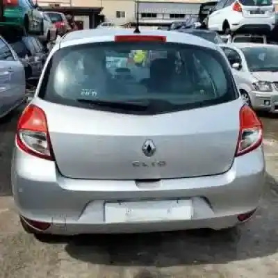 Veicolo di demolizione renault clio iii k9k768 dell'anno 2007 alimentato 