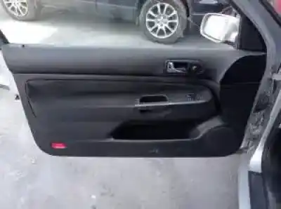 Veículo de Sucata volkswagen golf iv berlina (1j1) bcb do ano 2000 alimentado 