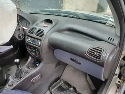 Scrapping Vehicle peugeot 206 berlina g-kfx of the year 2000 powered 