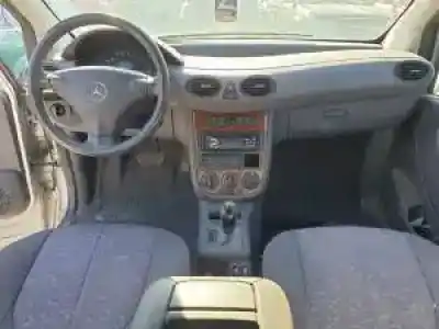 Veículo de Sucata mercedes-benz clase a (w168) om 668.942 do ano 2001 alimentado 