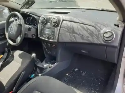 Sloopvoertuig dacia sandero ii d4f732 van het jaar 2012 aangedreven 