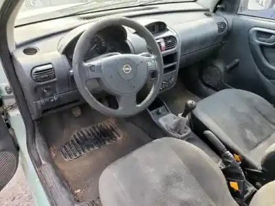 Здавання транспортного засобу opel corsa c z10xe року 2000 потужний 