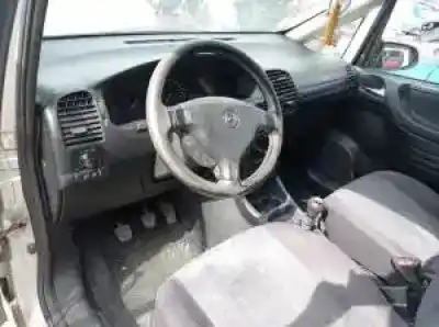 Veículo de Sucata opel zafira a y20dth do ano 2003 alimentado 