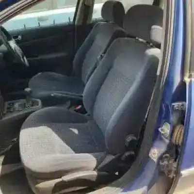 Veicolo di demolizione volkswagen passat berlina (3b3) avb dell'anno 2000 alimentato 