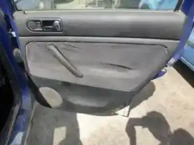 Veicolo di demolizione volkswagen passat berlina (3b3) avb dell'anno 2000 alimentato 