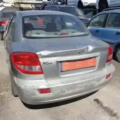 Veículo de Sucata kia rio (dc) a3d do ano 2002 alimentado 