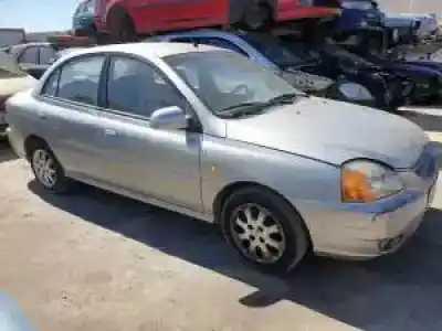 Veículo de Sucata kia rio (dc) a3d do ano 2002 alimentado 