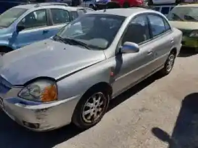 Veículo de Sucata kia rio (dc) a3d do ano 2002 alimentado 